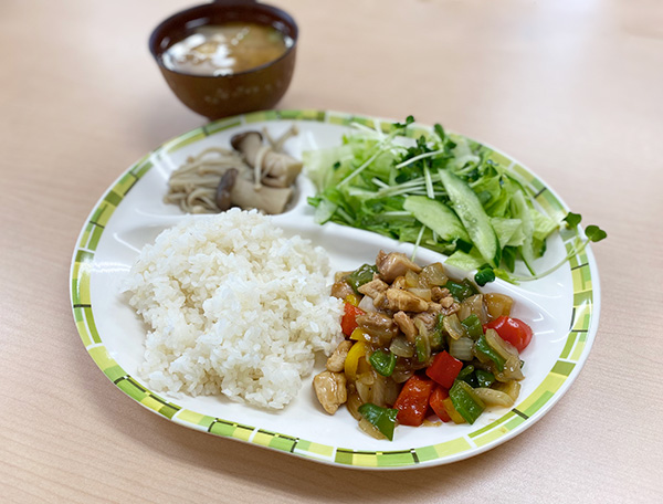 鶏肉とパプリカの炒め物